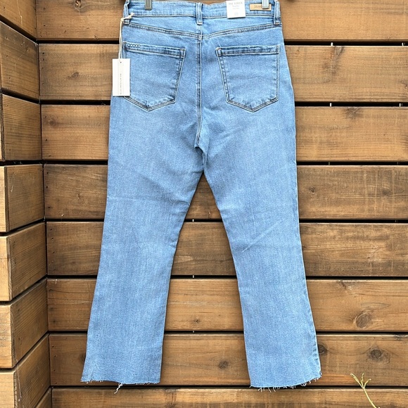 NWT BlankNYC The Varick Kick Flare jeans, medium wash, size 29in waist - Picture 11 of 14